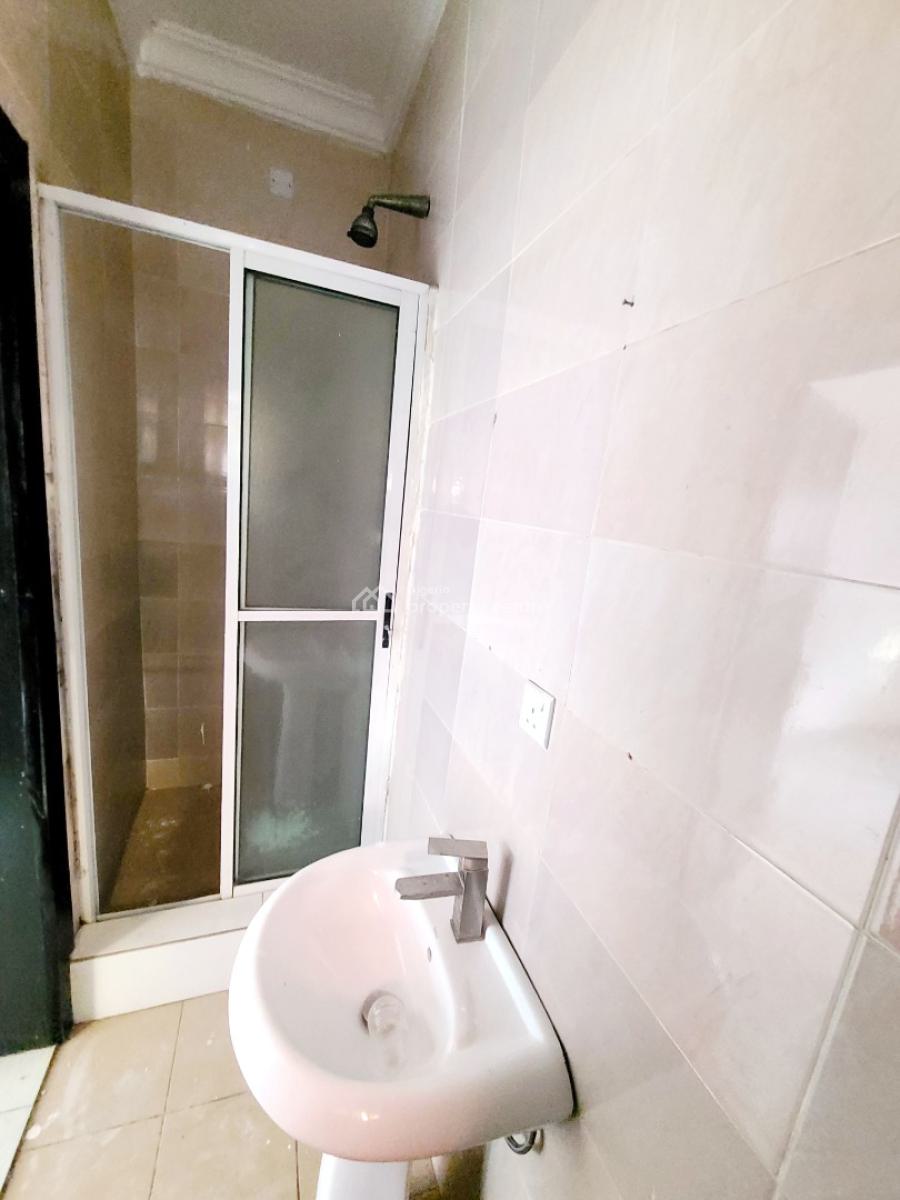 Newly Renovated 3 Bedroom Flat. Ground Floor, Osapa London Estate, Osapa, Lekki, Lagos, Flat / Apartment for Rent