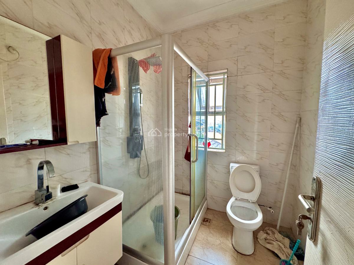 Luxury 3 Bedroom Apartment  in a Secured Estate, Gra Phase 1, Magodo, Lagos, Flat / Apartment for Sale