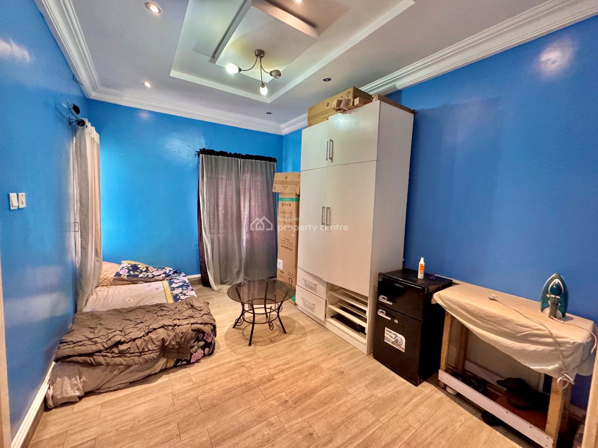 Luxury 3 Bedroom Apartment  in a Secured Estate, Gra Phase 1, Magodo, Lagos, Flat / Apartment for Sale