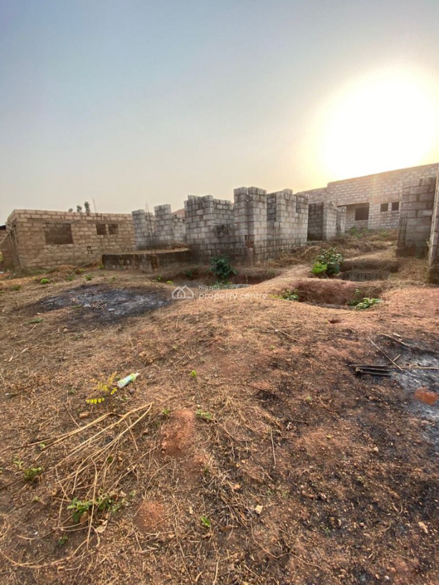 Uncompleted Buildings on 2½ Plots, Ologuneru, Ibadan, Oyo, Block of Flats for Sale