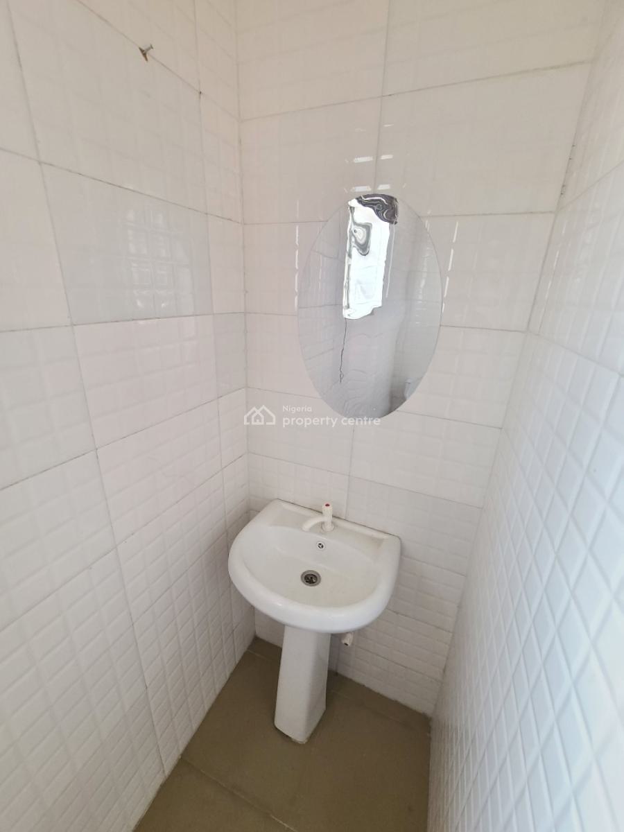 Newly Renovated 3 Bedroom Flat, Osapa London Estate, Osapa, Lekki, Lagos, Flat / Apartment for Rent