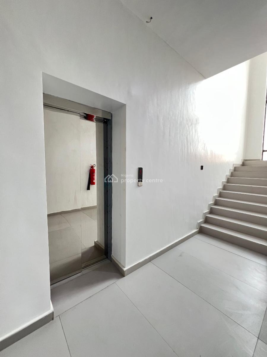 Spacious 2 Bedroom Apartment with and Elevator, Swimming Pool and Gym, Lekki Phase 1, Lekki, Lagos, Flat / Apartment for Sale