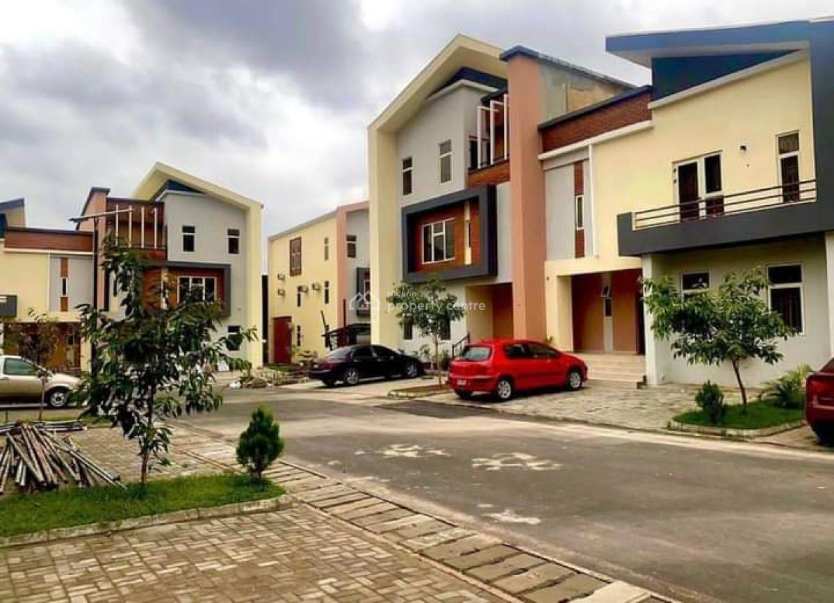 Letting!   Location: Dawaki- News Engineering Axis   Newly Built & Tas, Dawaki, Gwarinpa, Abuja, Terraced Duplex for Rent