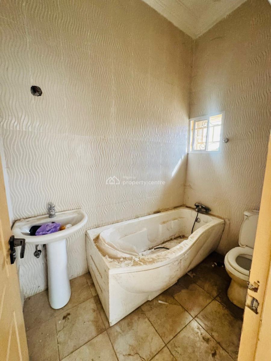 Bungalow  Gwarimpa    Newly Renovated 4bedro, Gwarinpa, Abuja, Detached Bungalow for Rent