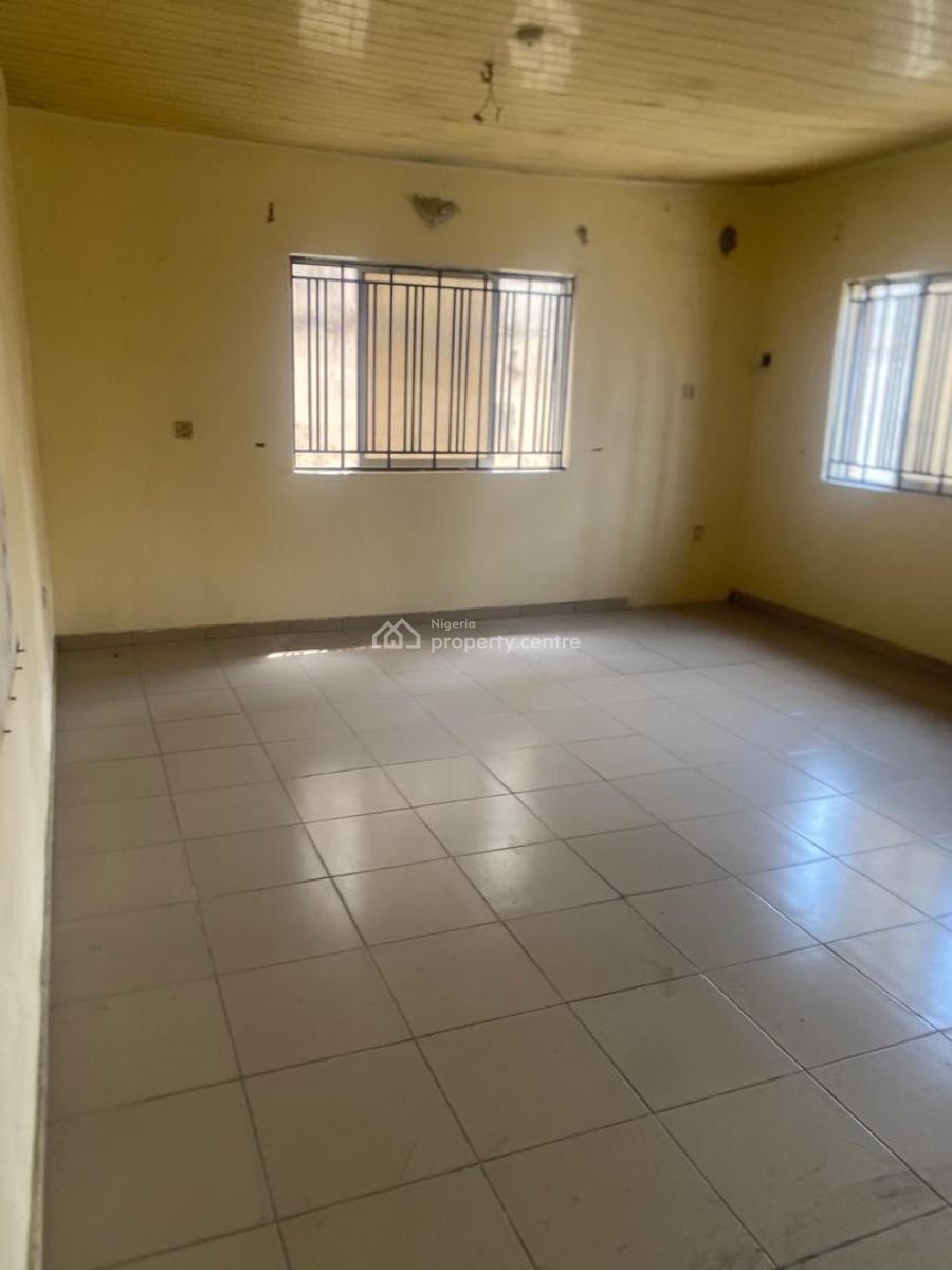 Self Service Built 3 Bedroom Apartment Bungalow Plus Bq, Abosede Kuboye Crescent, Surulere, Lagos, Flat / Apartment for Rent