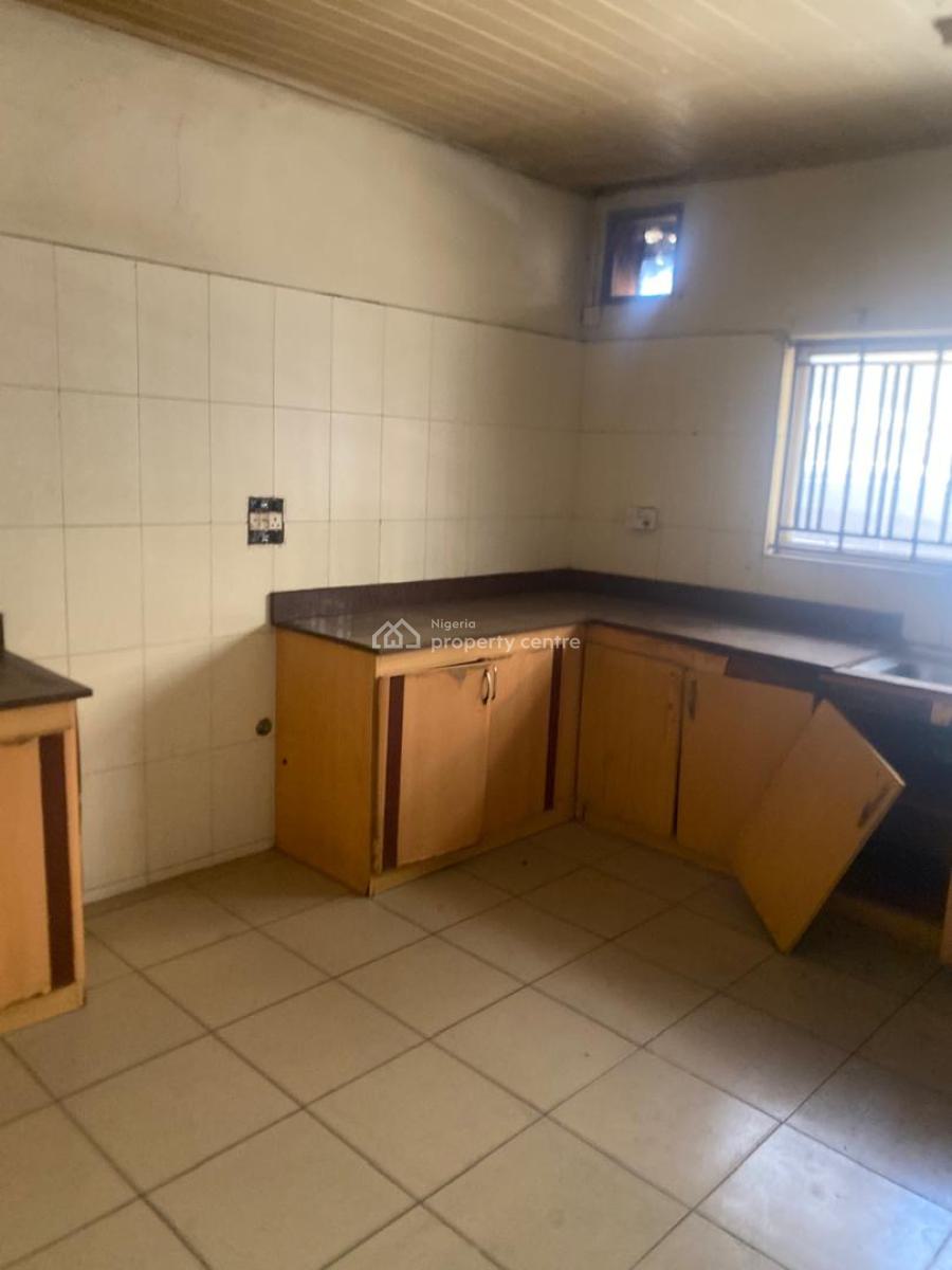 Self Service Built 3 Bedroom Apartment Bungalow Plus Bq, Abosede Kuboye Crescent, Surulere, Lagos, Flat / Apartment for Rent