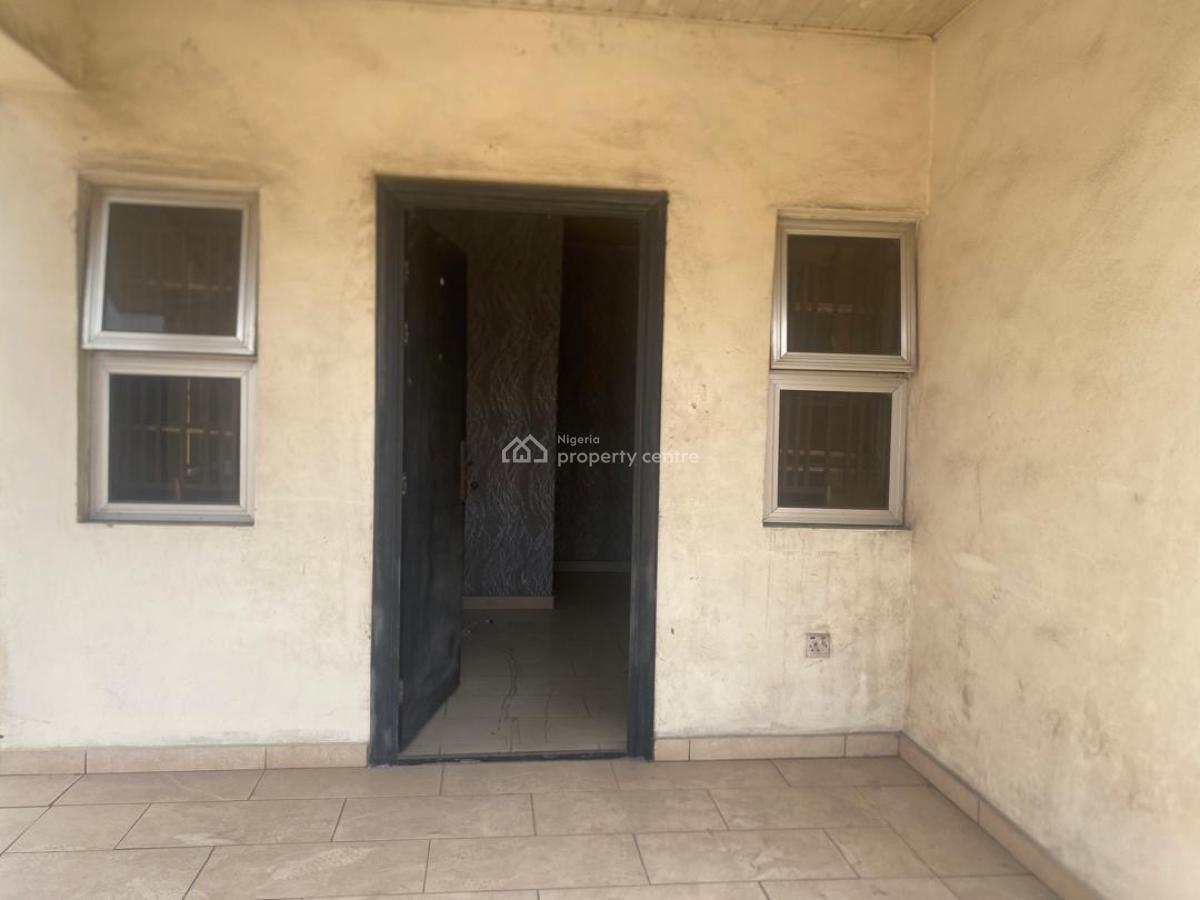 Self Service Built 3 Bedroom Apartment Bungalow Plus Bq, Abosede Kuboye Crescent, Surulere, Lagos, Flat / Apartment for Rent