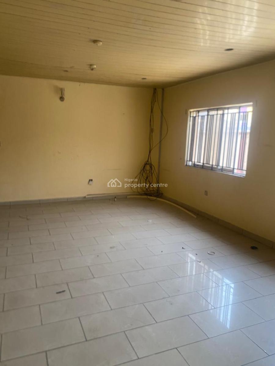 Self Service Built 3 Bedroom Apartment Bungalow Plus Bq, Abosede Kuboye Crescent, Surulere, Lagos, Flat / Apartment for Rent