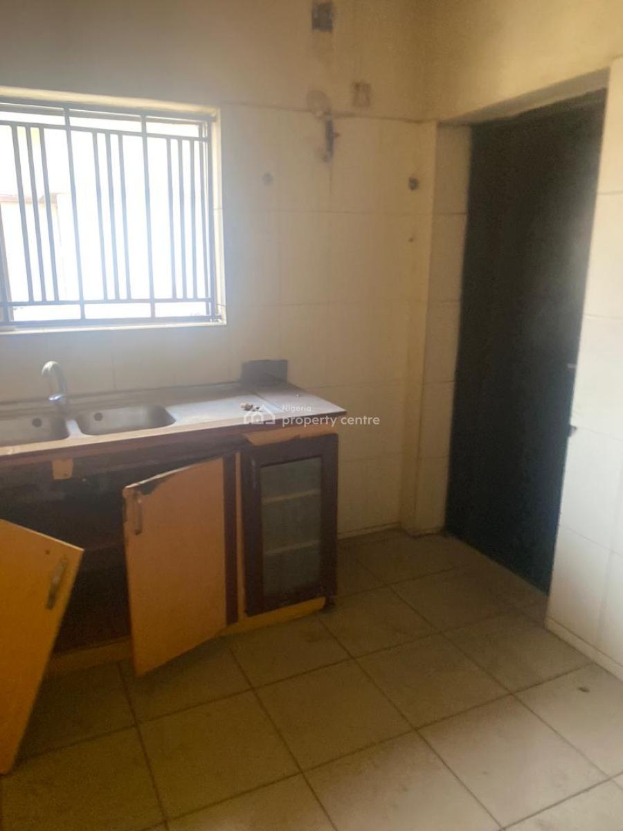 Self Service Built 3 Bedroom Apartment Bungalow Plus Bq, Abosede Kuboye Crescent, Surulere, Lagos, Flat / Apartment for Rent