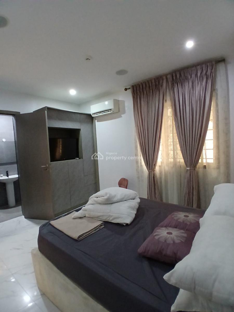 Serviced 1 Bedroom En-suite Flat. It Comes Furnished and Unfurnished W, Ikate, Lekki, Lagos, Mini Flat (room and Parlour) for Rent