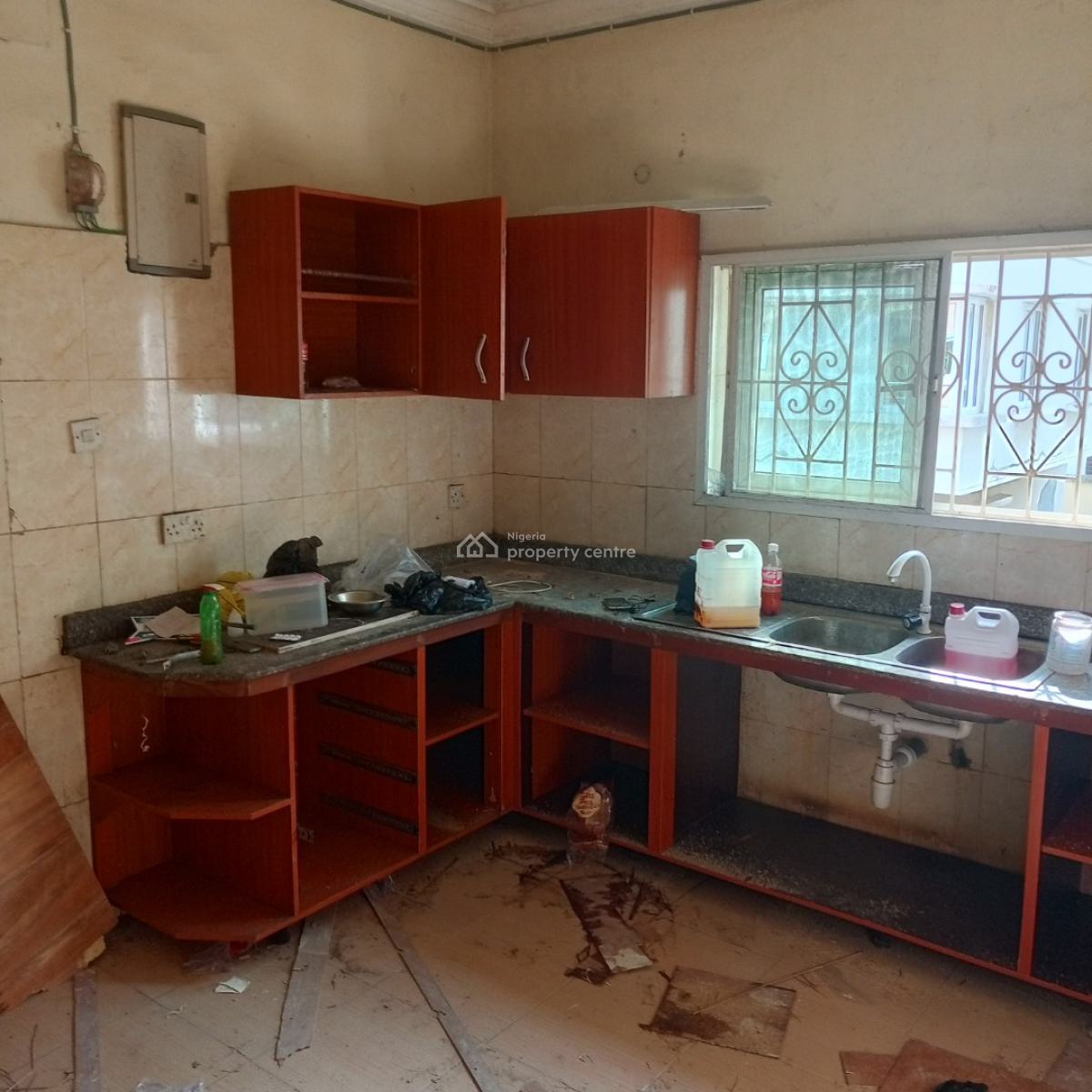 Spacious and Sharp 3bedroom Apartment, Mobil Road, Ilaje, Ajah, Lagos, Flat / Apartment for Rent