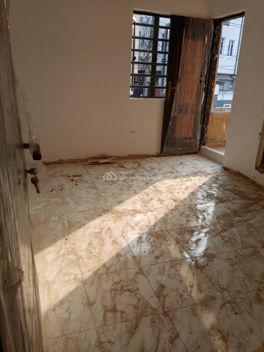 Spacious Room Self Contain with Water Heater, Palmgrove, Shomolu, Lagos, Flat / Apartment for Rent