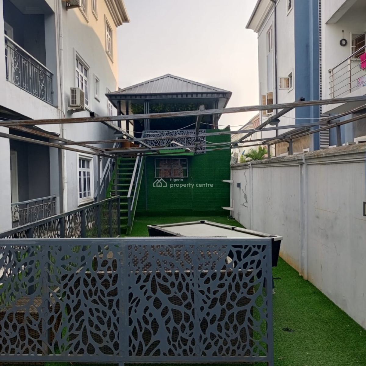 Standard Hotel, Mobil Road, Ajah, Lagos, Hotel / Guest House for Rent