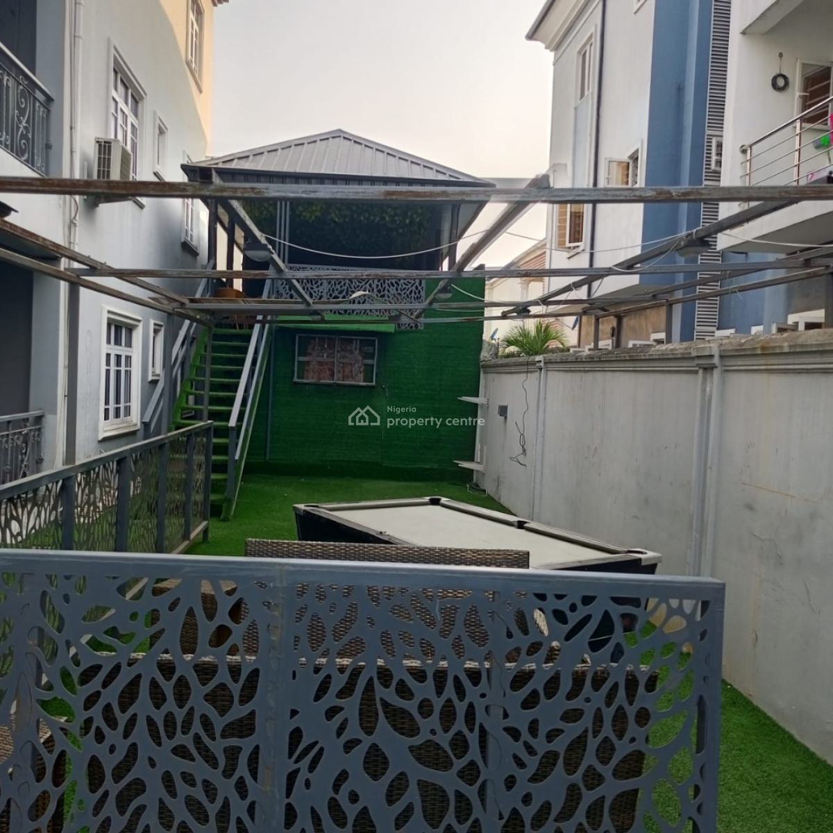 Standard Hotel, Mobil Road, Ajah, Lagos, Hotel / Guest House for Rent