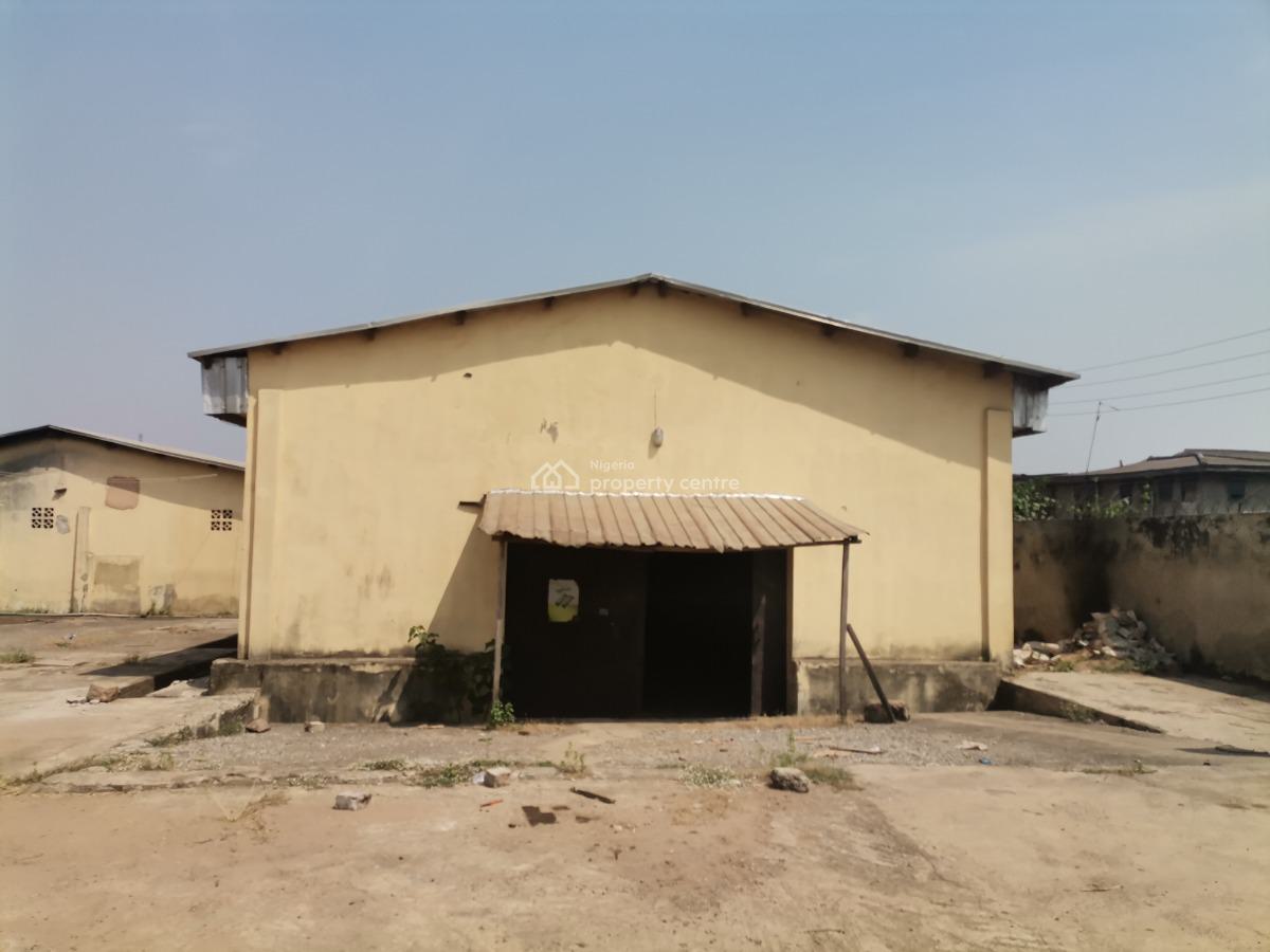 Spacious and Sound Warehouse of 300+sqm with Requisite Facilities, Oke Ado, Ibadan, Oyo, Warehouse for Rent