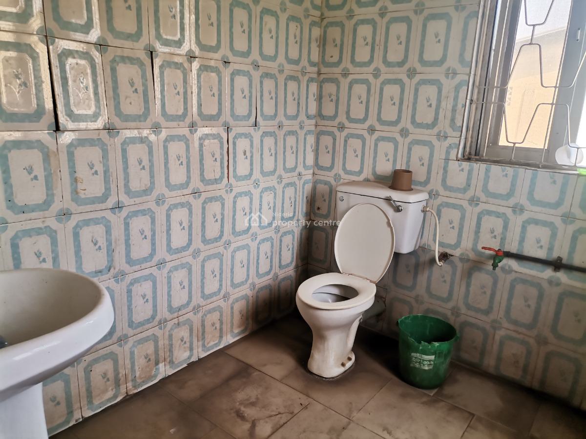 Spacious and Sound Warehouse of 300+sqm with Requisite Facilities, Oke Ado, Ibadan, Oyo, Warehouse for Rent