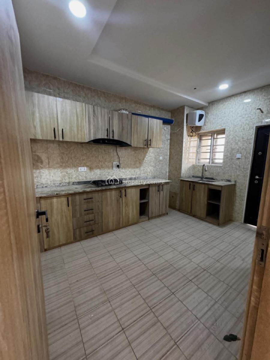 Ready to Move in 3 Bedroom Apartment, By Gilmor, Jahi, Abuja, Flat / Apartment for Rent