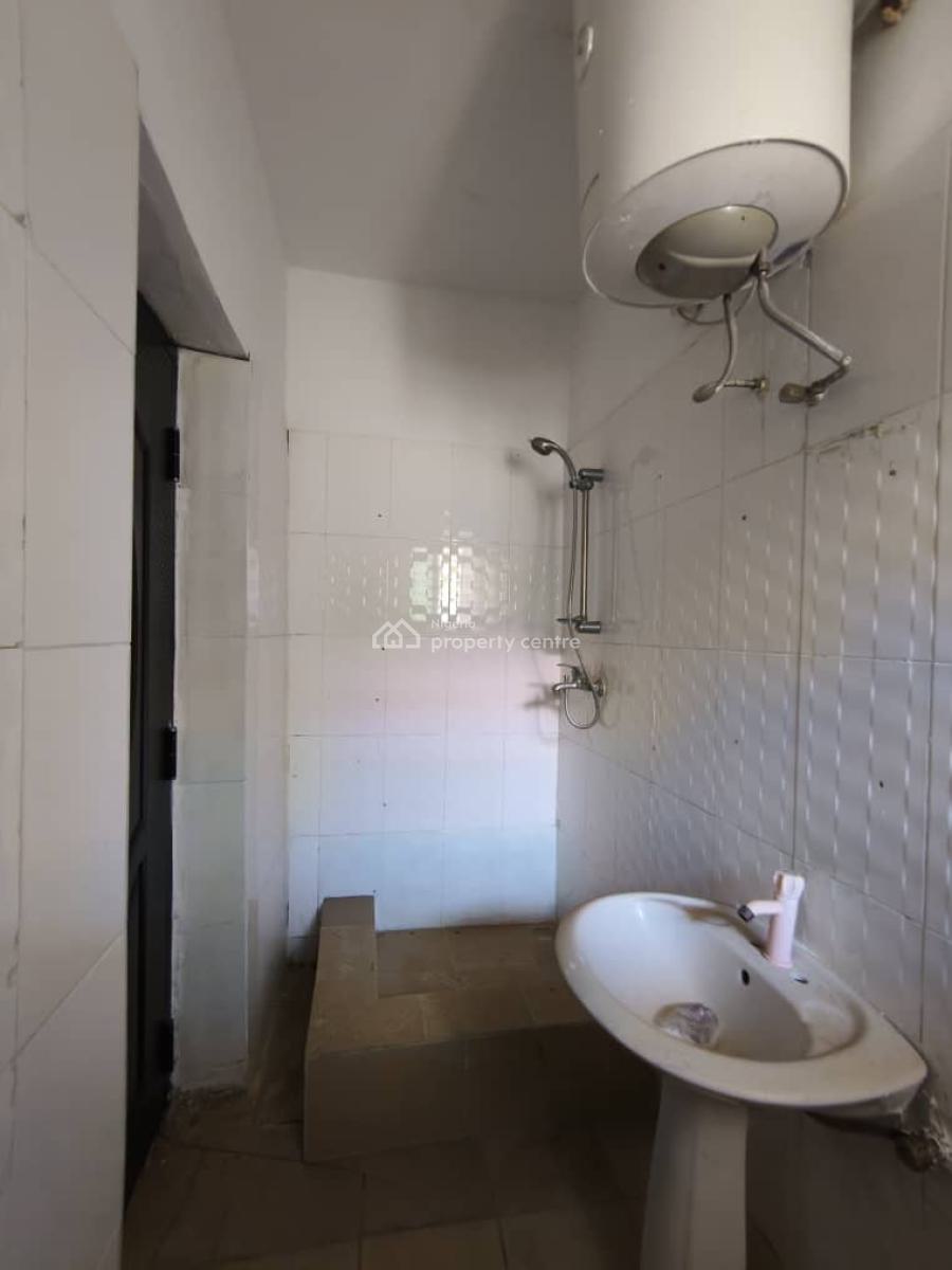 Well Maintained 4 Bedroom Semi Detached Duplex with Bq, Alpha Beach Road /new Road Chevron Roundabout Axis, Lekki, Lagos, Semi-detached Duplex for Rent