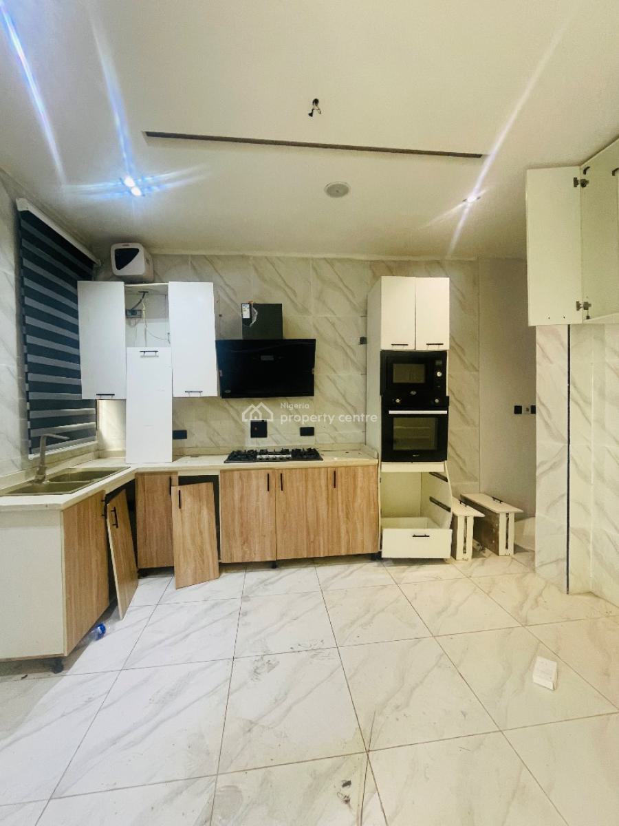 Well Spacious 2 Bedroom Apartment, Ologolo, Lekki, Lagos, Flat / Apartment for Rent