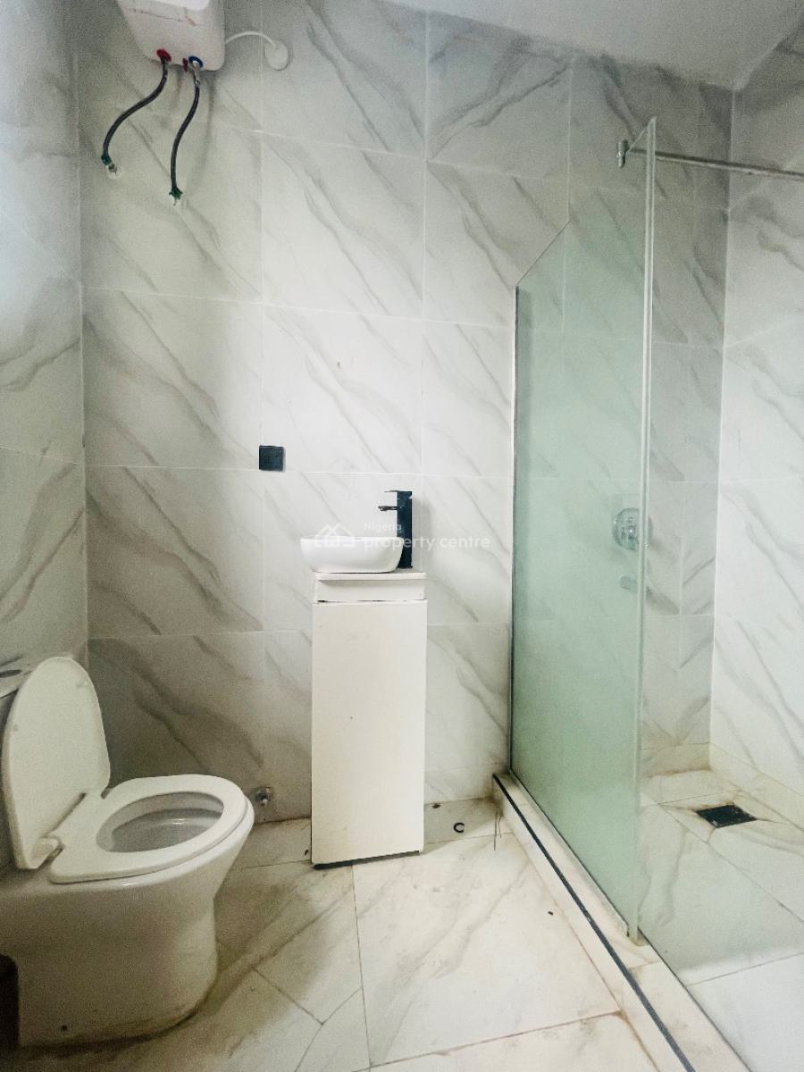 Well Spacious 2 Bedroom Apartment, Ologolo, Lekki, Lagos, Flat / Apartment for Rent