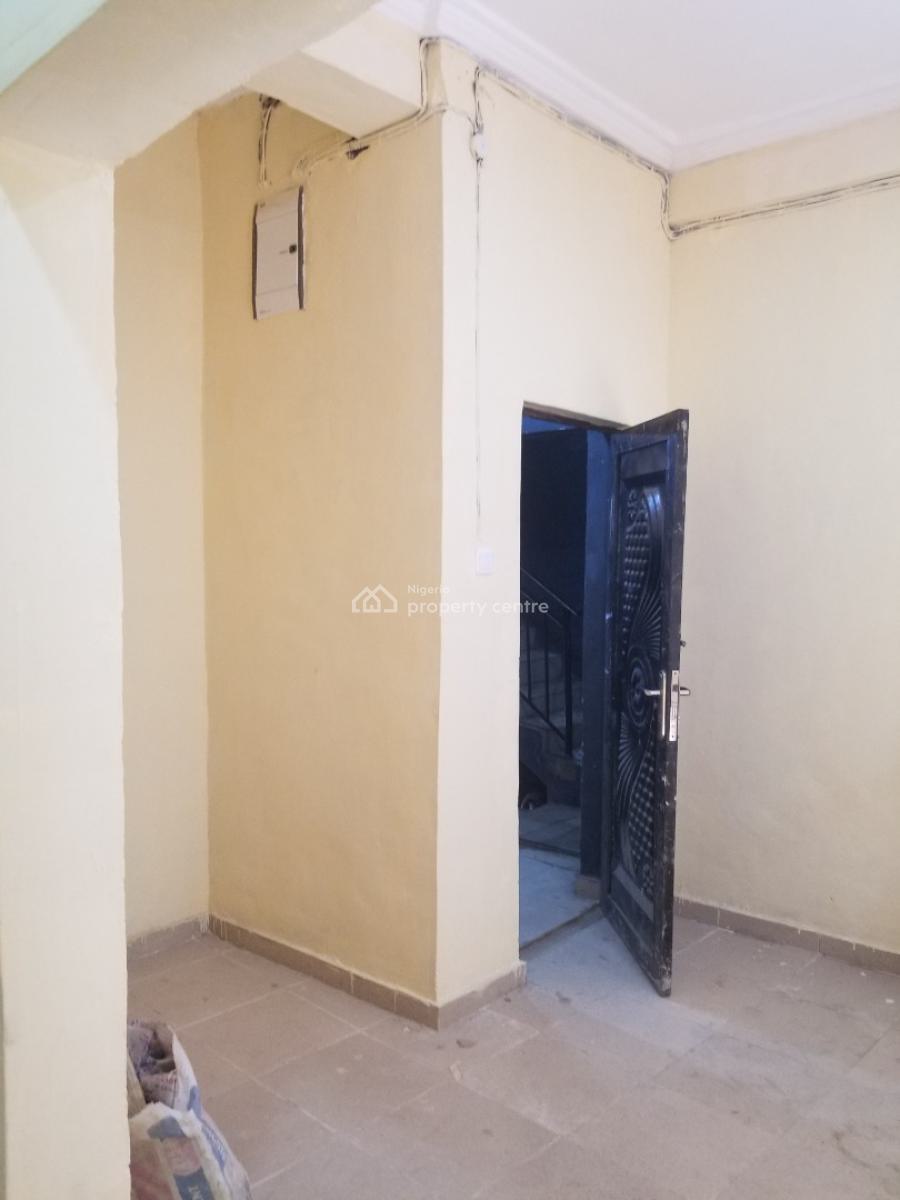 Fantastic 2 Bedroom Flat with All Room Ensuite with P.o.p, Willoughby Street Via Sterling Bank, Oyingbo, Yaba, Lagos, Flat / Apartment for Rent