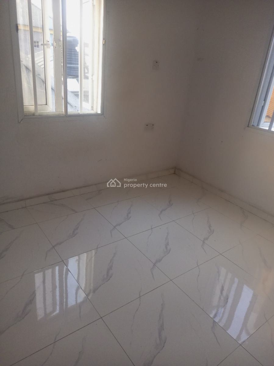 3 Bedroom Flat Available, 45 Kesinro Street Muniru Estate Ogombo Road, Ogombo, Ajah, Lagos, Flat / Apartment for Rent