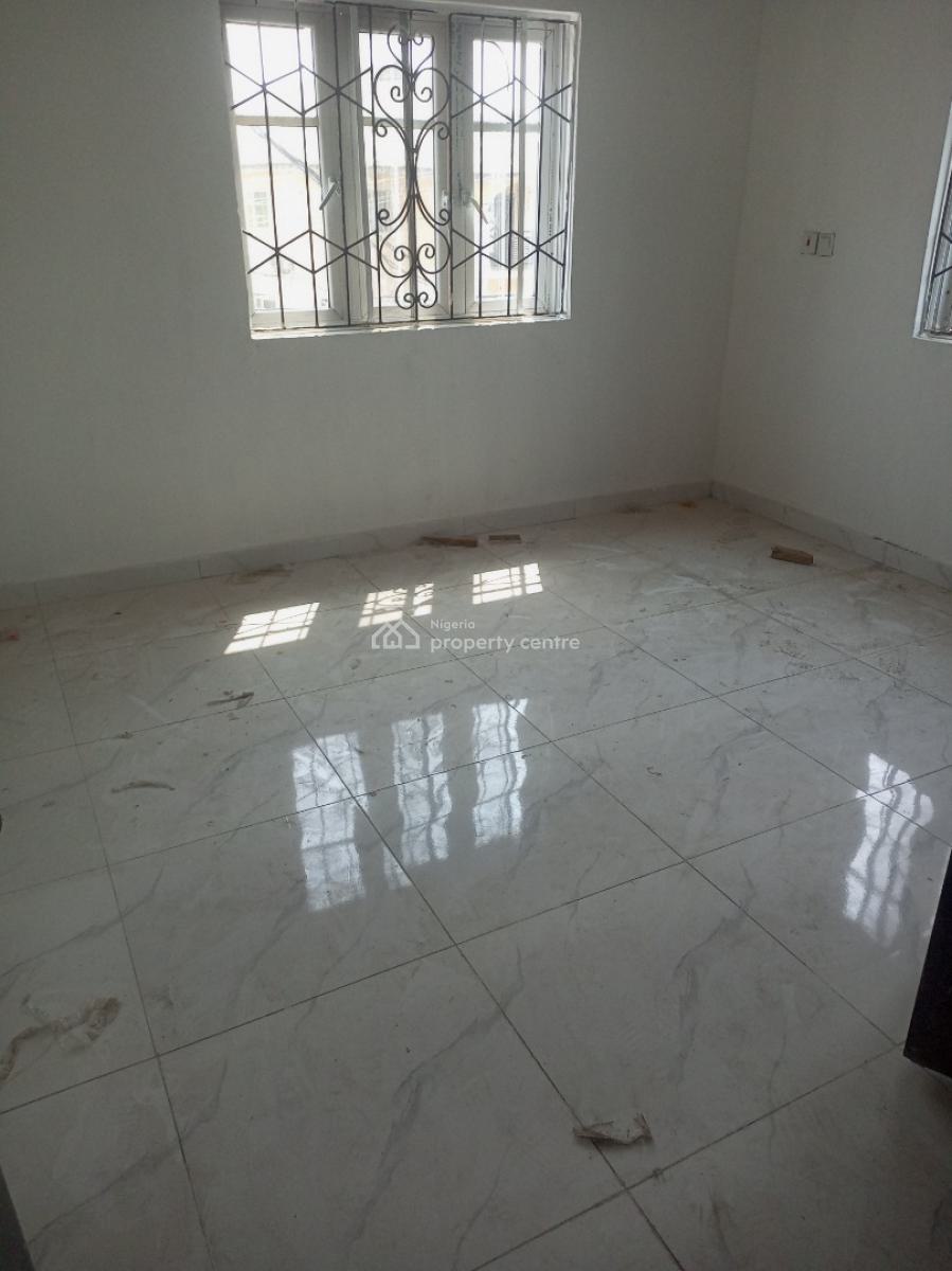 3 Bedroom Flat Available, 45 Kesinro Street Muniru Estate Ogombo Road, Ogombo, Ajah, Lagos, Flat / Apartment for Rent