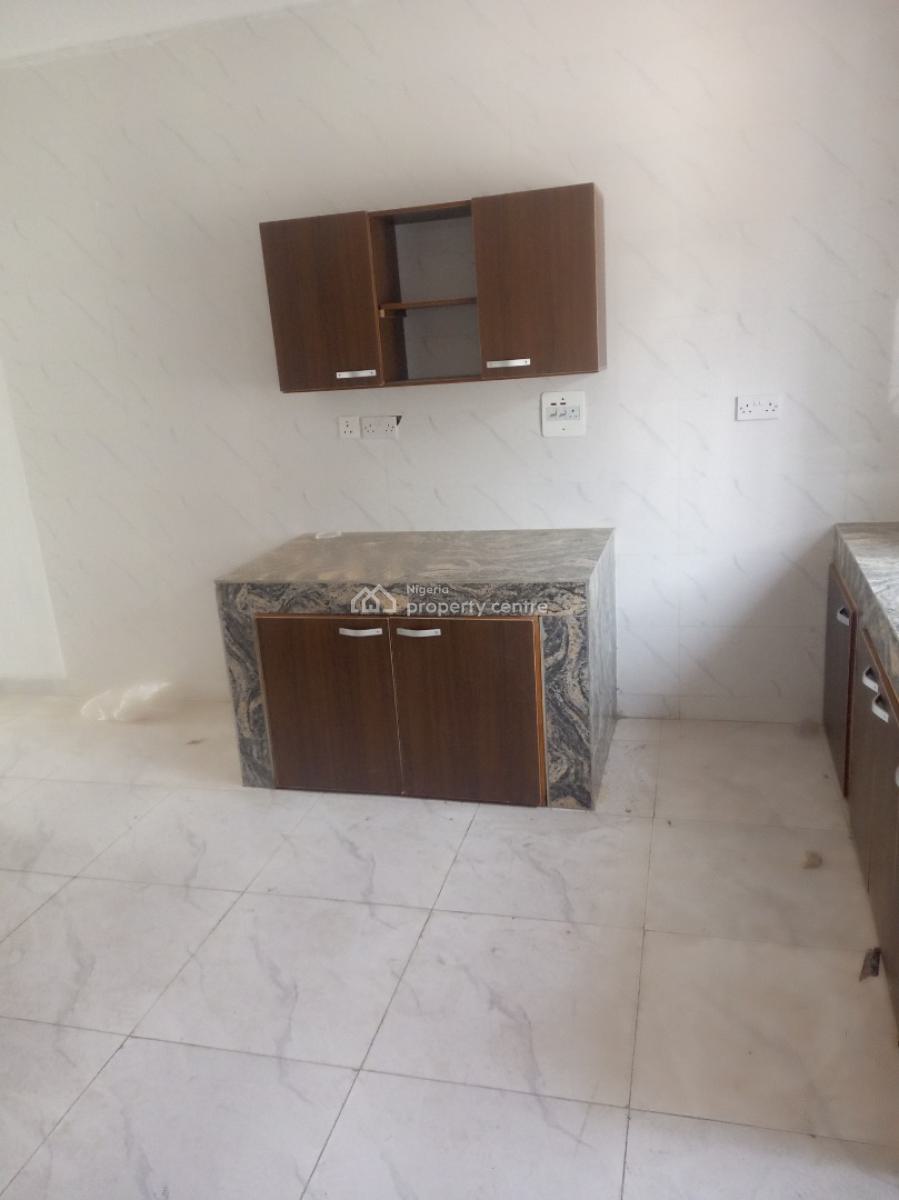 3 Bedroom Flat Available, 45 Kesinro Street Muniru Estate Ogombo Road, Ogombo, Ajah, Lagos, Flat / Apartment for Rent