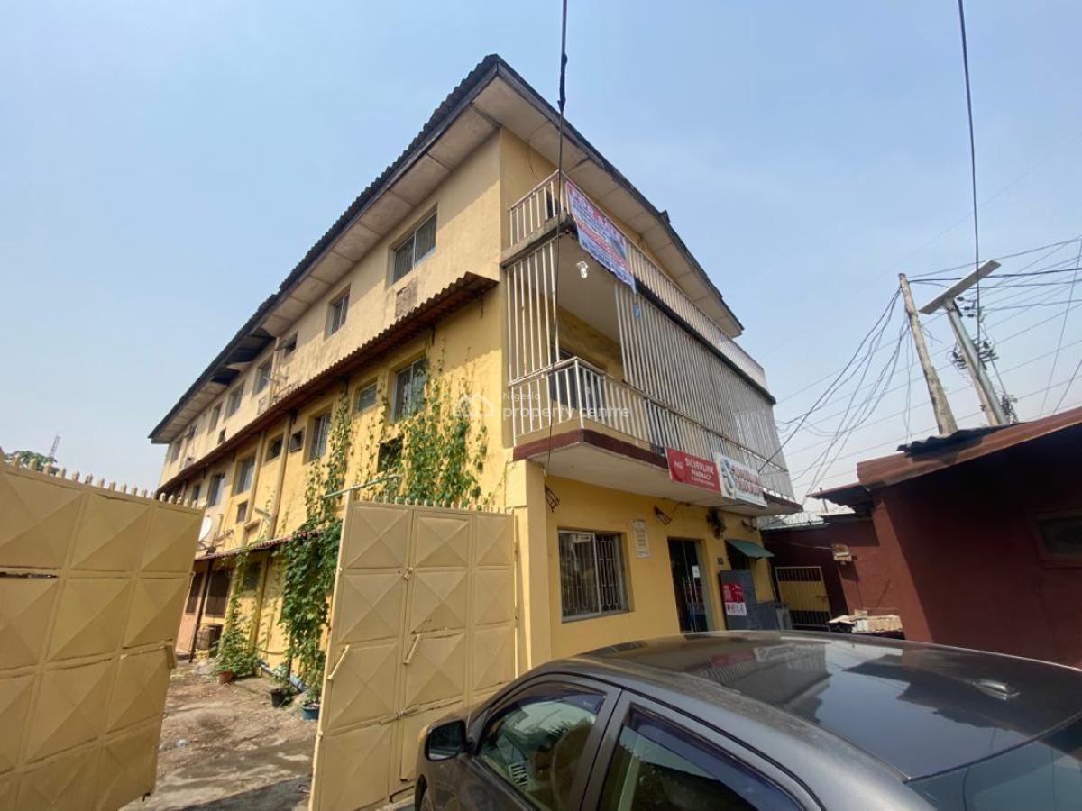 800 Sqm Residential Land with 5 Flats Building on 3 Floors Available, Surulere Road, Animashaun, Surulere, Lagos, Block of Flats for Sale
