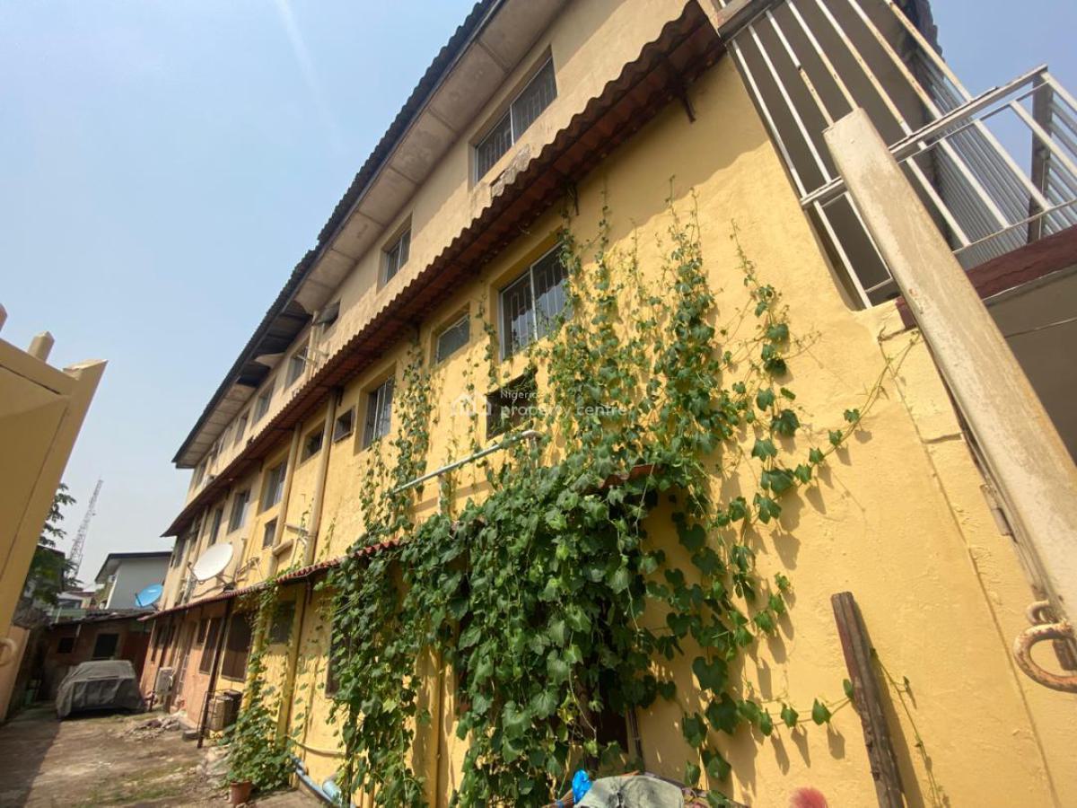 800 Sqm Residential Land with 5 Flats Building on 3 Floors Available, Surulere Road, Animashaun, Surulere, Lagos, Block of Flats for Sale