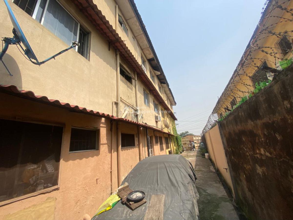 800 Sqm Residential Land with 5 Flats Building on 3 Floors Available, Surulere Road, Animashaun, Surulere, Lagos, Block of Flats for Sale