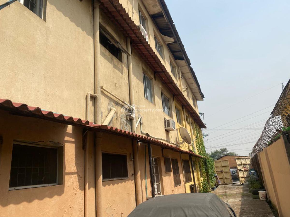 800 Sqm Residential Land with 5 Flats Building on 3 Floors Available, Surulere Road, Animashaun, Surulere, Lagos, Block of Flats for Sale