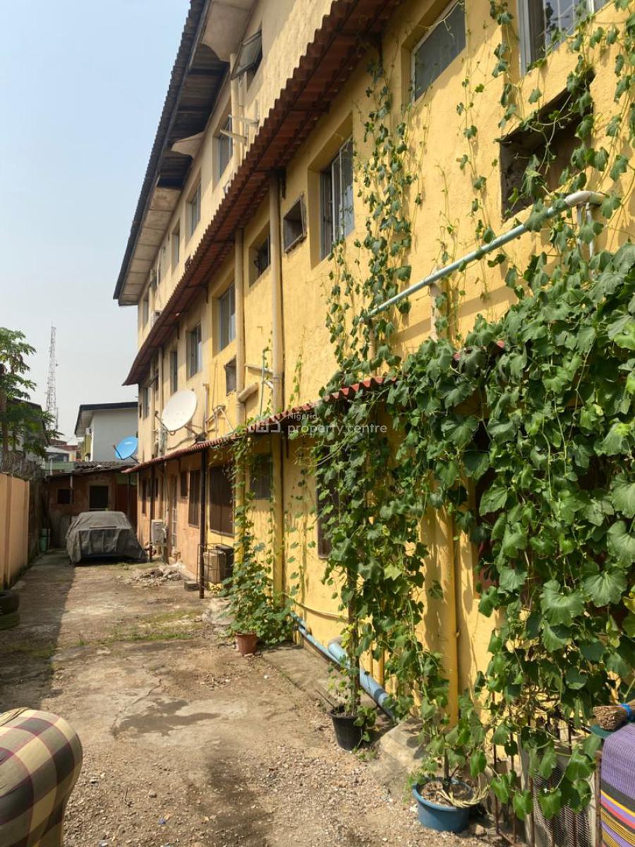 800 Sqm Residential Land with 5 Flats Building on 3 Floors Available, Surulere Road, Animashaun, Surulere, Lagos, Block of Flats for Sale