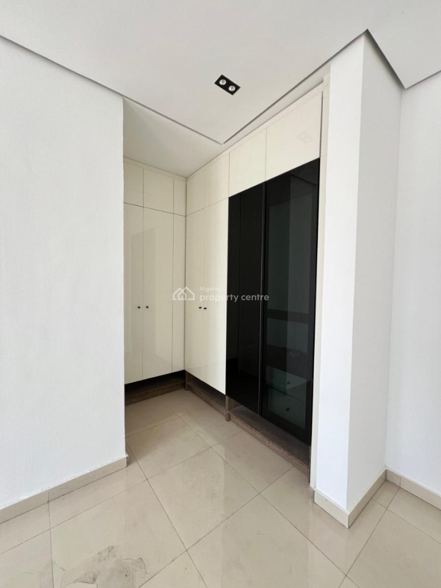 Magnificent 2 Bedroom Apartment, Lekki Phase 1, Lekki, Lagos, Flat / Apartment for Sale