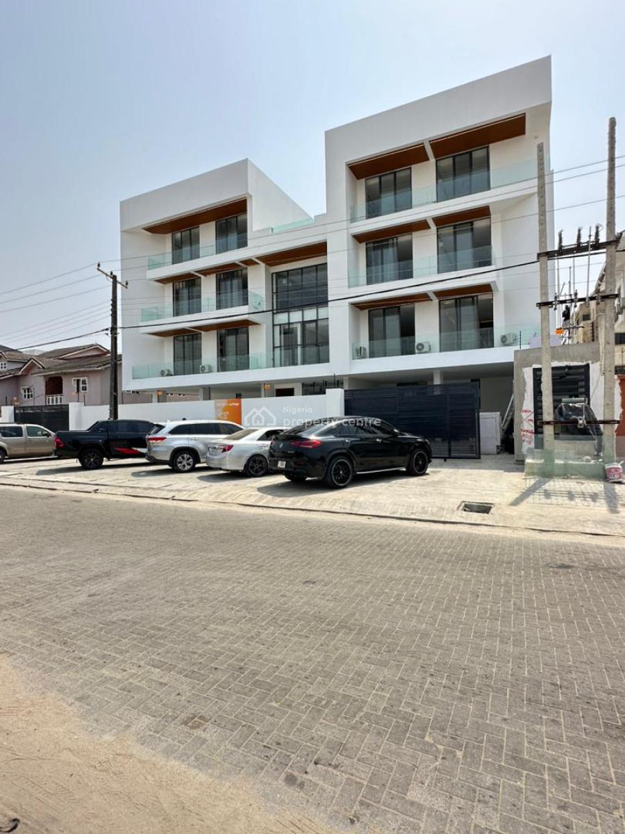 Spacious 2 Bedroom Apartment with and Elevator and Swimming Pool, Lekki Phase 1, Lekki, Lagos, Flat / Apartment for Sale