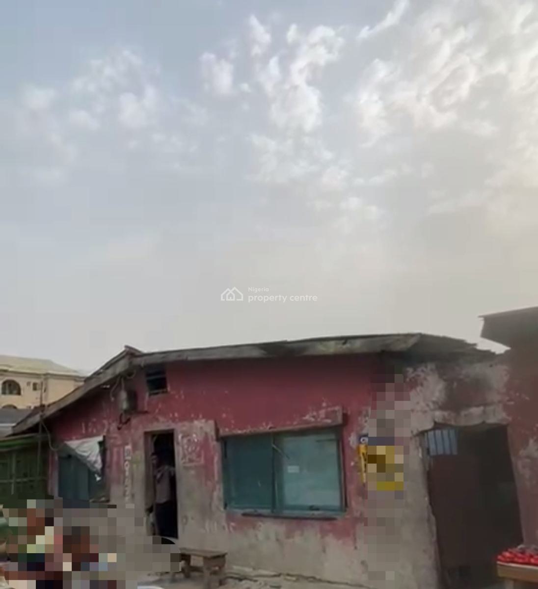 Corner-piece Bungalow on a Full Plof of Land, Ijesha, Surulere, Lagos, Detached Bungalow for Sale