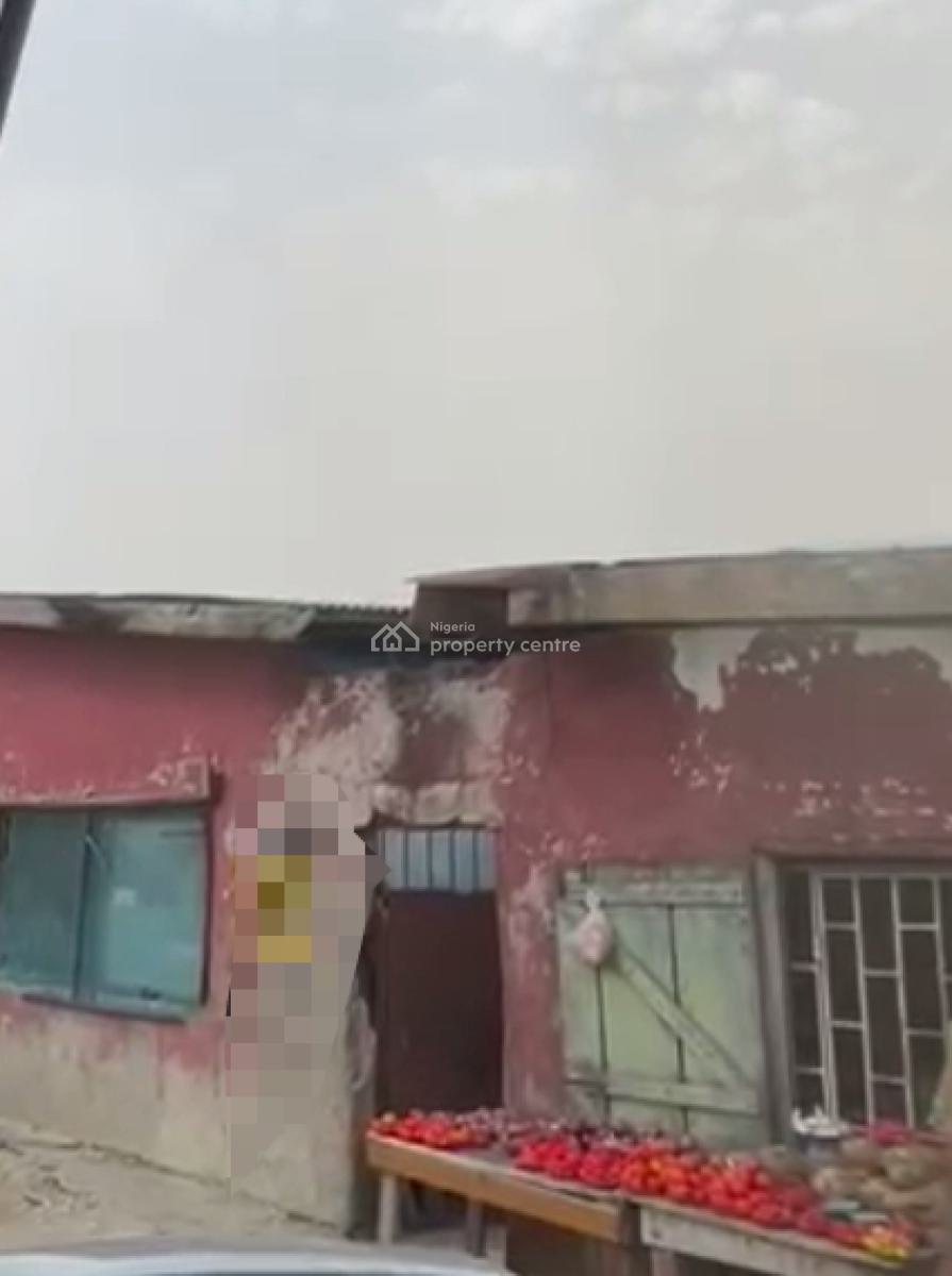 Corner-piece Bungalow on a Full Plof of Land, Ijesha, Surulere, Lagos, Detached Bungalow for Sale