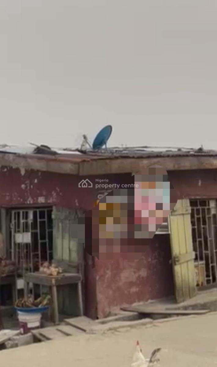 Corner-piece Bungalow on a Full Plof of Land, Ijesha, Surulere, Lagos, Detached Bungalow for Sale