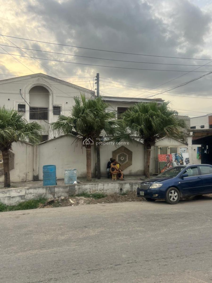 Renovatable Corner Piece Sitting on 950sqm Within Secured Zone, Gra Phase 1, Magodo, Lagos, Detached Duplex for Sale