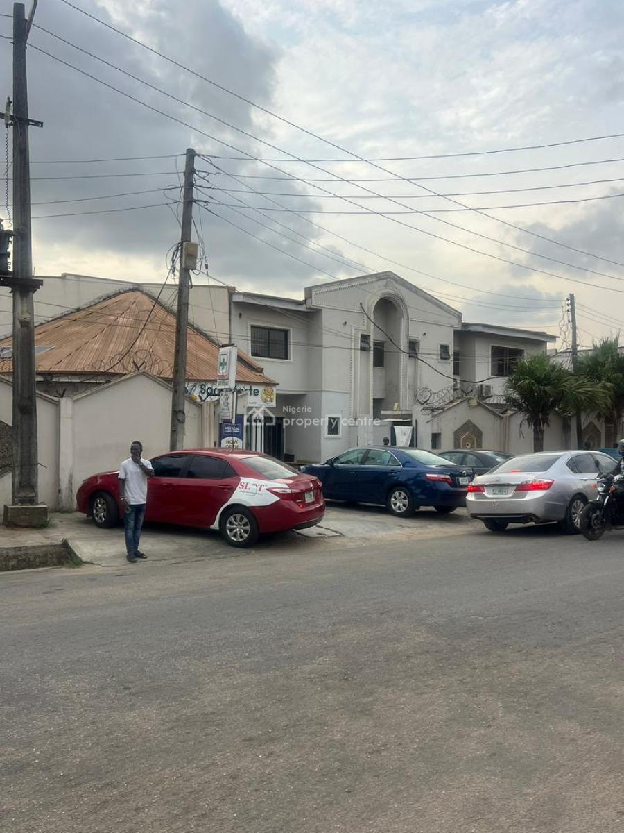 Renovatable Corner Piece Sitting on 950sqm Within Secured Zone, Gra Phase 1, Magodo, Lagos, Detached Duplex for Sale