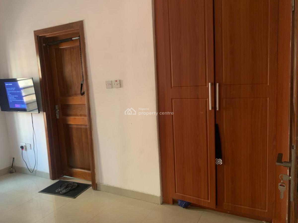 Spacious and Funished Room in a Flat, De Rock Street, Lekki Phase 1, Lekki, Lagos, Self Contain (single Rooms) for Rent