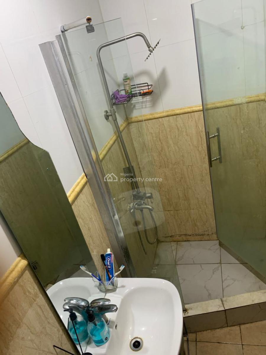 Spacious and Funished Room in a Flat, De Rock Street, Lekki Phase 1, Lekki, Lagos, Self Contain (single Rooms) for Rent