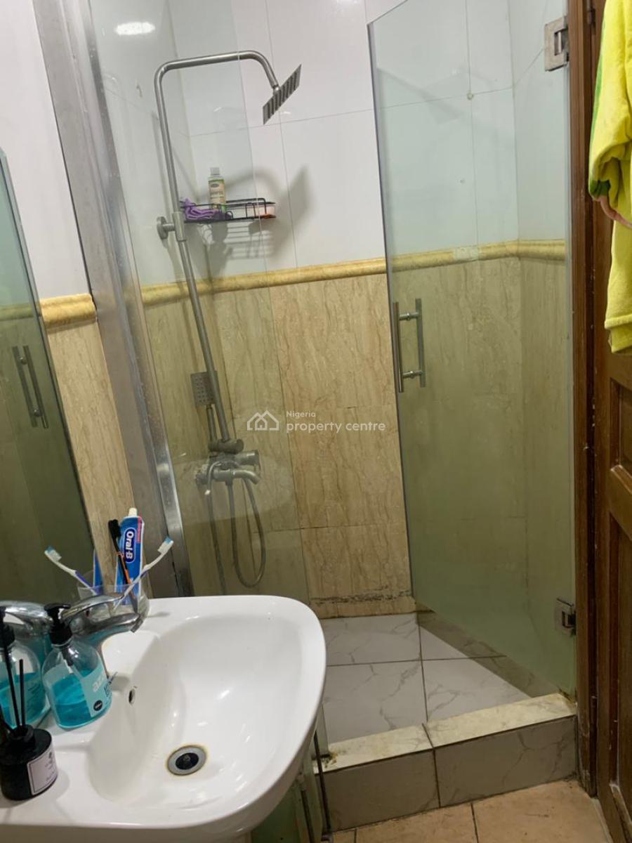 Spacious and Funished Room in a Flat, De Rock Street, Lekki Phase 1, Lekki, Lagos, Self Contain (single Rooms) for Rent