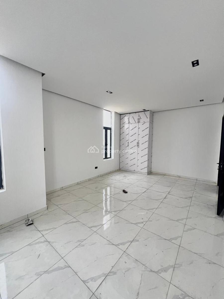 1 Bedroom Apartment, Ologolo, Lekki, Lagos, Mini Flat (room and Parlour) for Sale