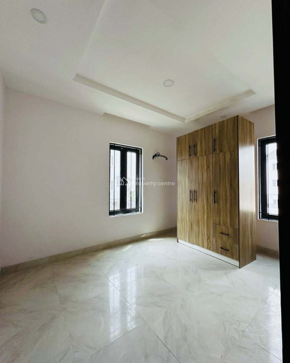 8 Units of 3-bedroom Apartments with Bq, Lekki Phase 1, Lekki, Lagos, Flat / Apartment for Rent