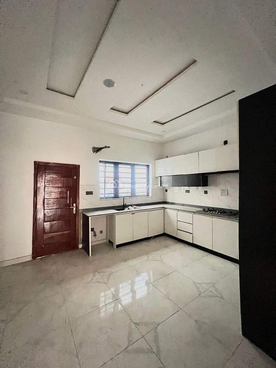 Spacious 5 Bedrooms Fully Detached House + Bq, Ologolo, Lekki, Lagos, Detached Duplex for Sale