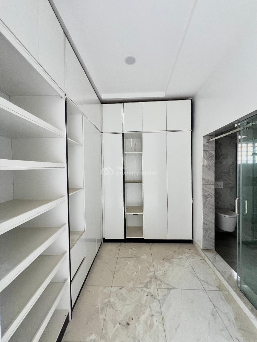 Spacious 5 Bedrooms Fully Detached House + Bq, Ologolo, Lekki, Lagos, Detached Duplex for Sale