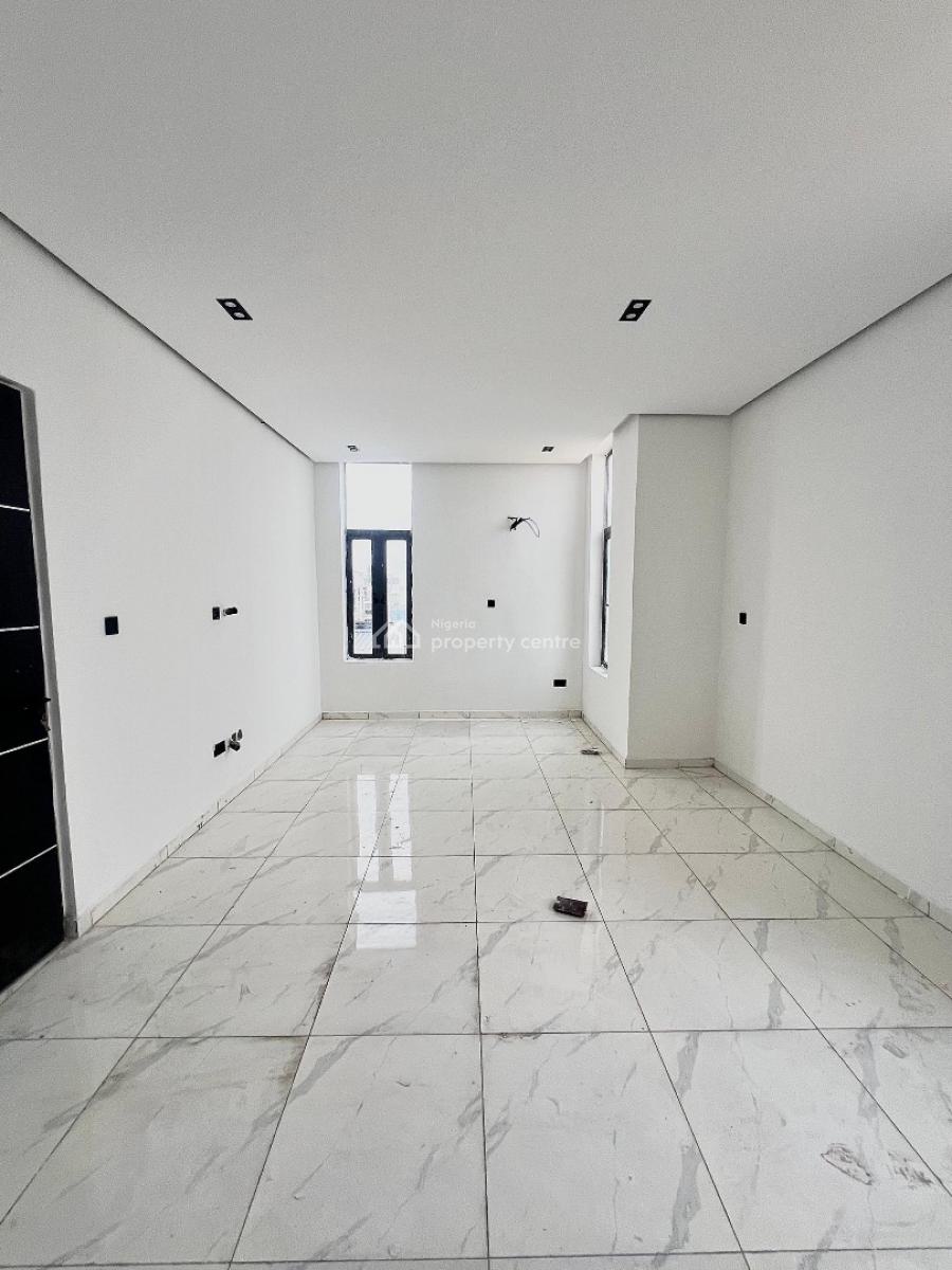 Spacious 1 Bedroom Apartment, Ologolo, Lekki, Lagos, Flat / Apartment for Sale