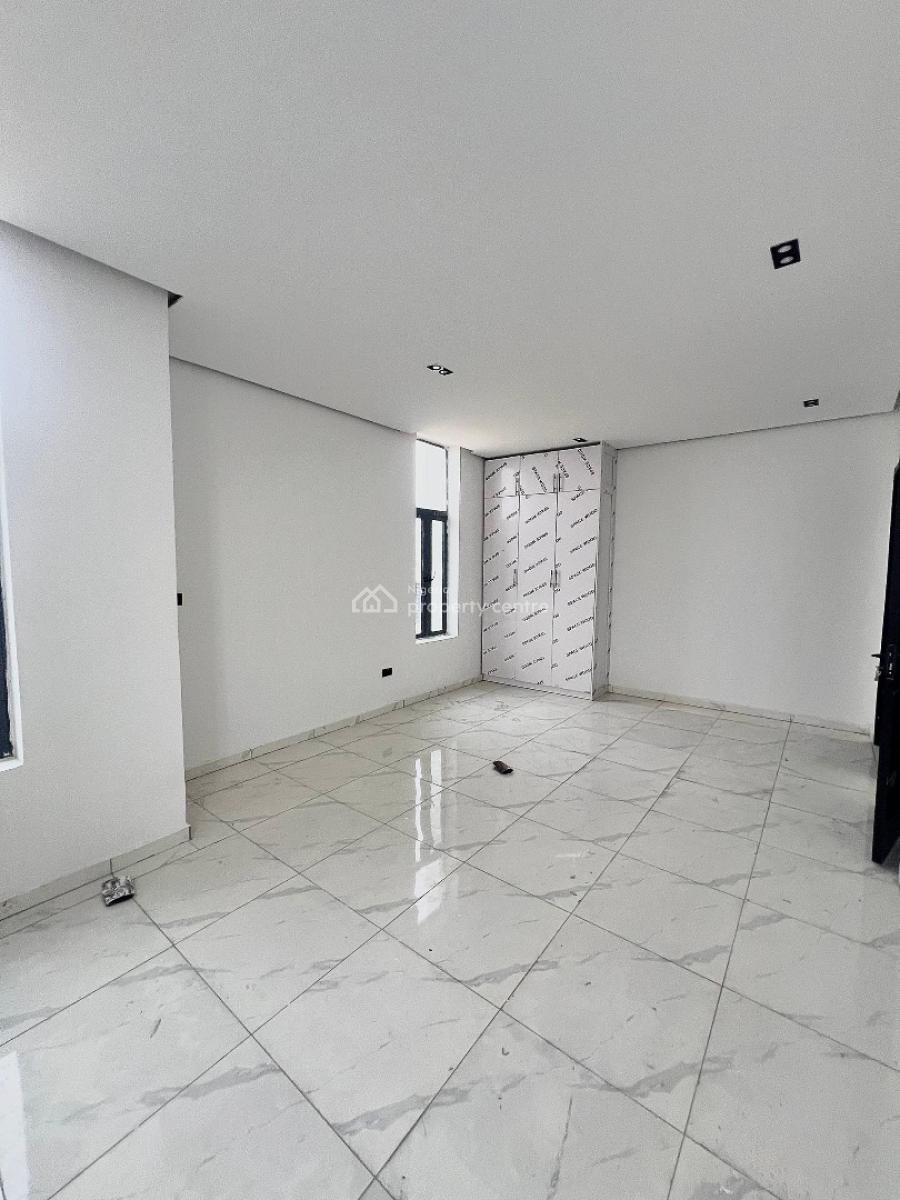 Spacious 1 Bedroom Apartment, Ologolo, Lekki, Lagos, Flat / Apartment for Sale