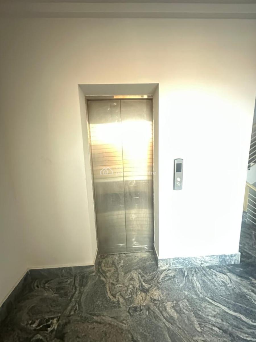 Well Maintained 3 Bedrooms Apartment, Lekki Phase 1, Lekki, Lagos, Flat / Apartment for Rent